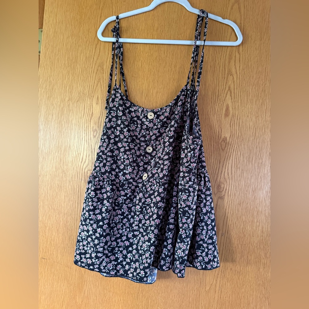 SHEIN Black Floral Buttoned Tank Top